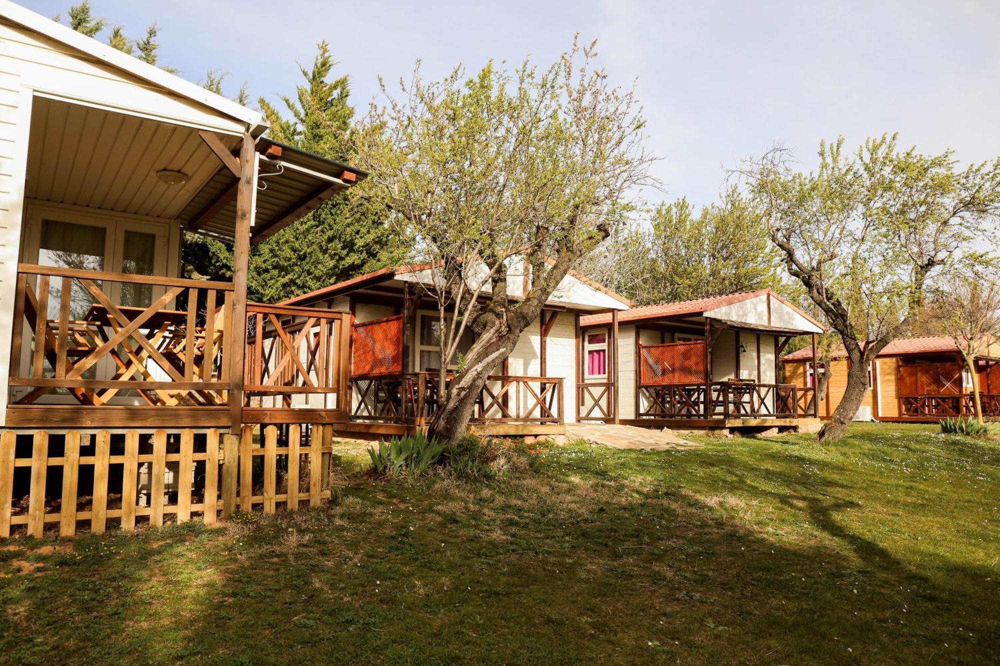 Camping Castillo De Loarre Exteriör bild